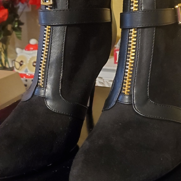 Izabella Rue Booties - Picture 7 of 8